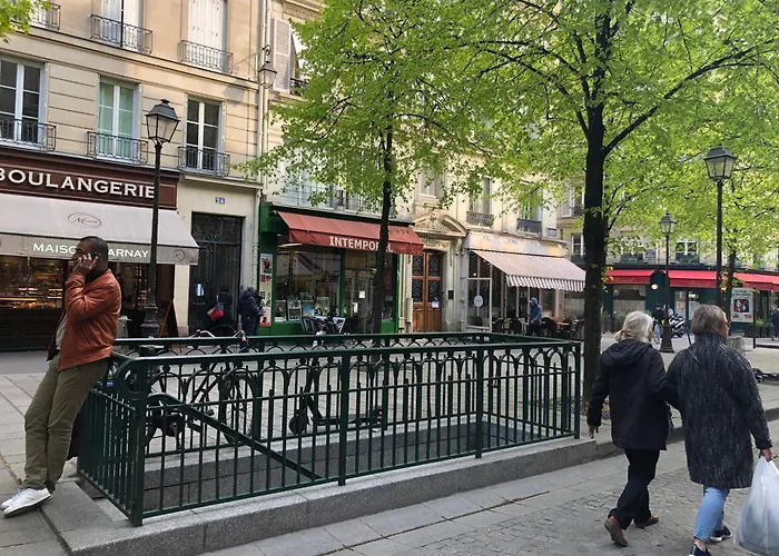 Charming Artist In Le Marais Апартаменты *