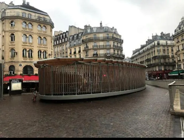 Charming Artist In Le Marais 아파트 *