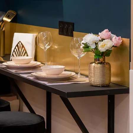 Charming Artist In Le Marais Apartment *